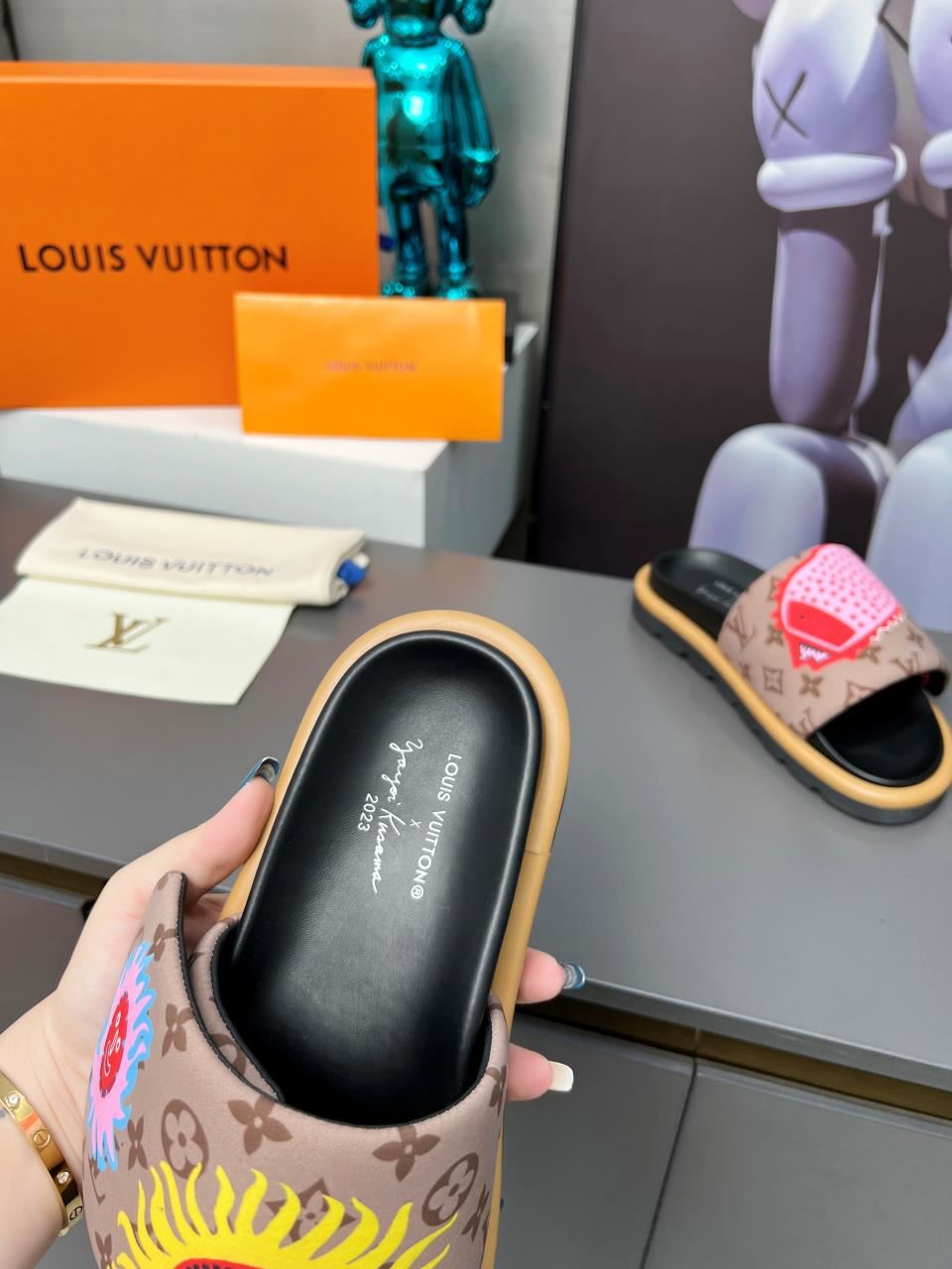 Louis Vuitton Slippers